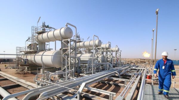 ليبيا تعيد فتح خط أنابيب النفط لأكبر ميناء بعد إصلاح التسرب