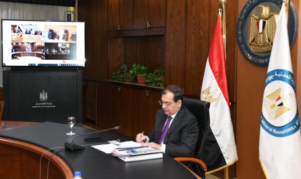الملا يعتمد الموازنة التخطيطية لشركات أنابيب البترول وبتروجاس والبتروكيماويات المصرية لعام 2021/2022