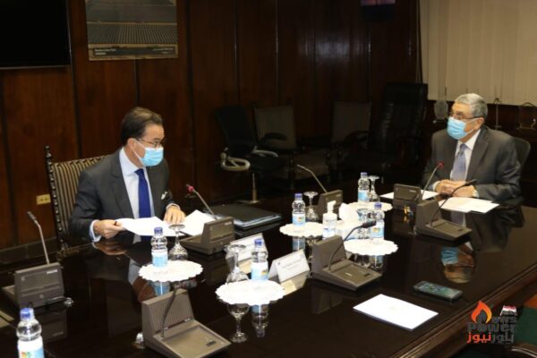 وزير الكهرباء  يلتقى سفير فرنسا بالقاهرة لبحث وتدعيم مجالات التعاون