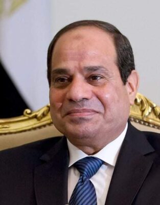 الرئيس السيسي يصل الي ارض الوطن بعد المشاركة في قمة بغداد الثلاثية