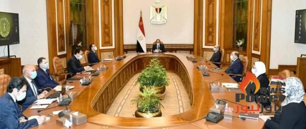 الرئيس السيسي يتابع تفاصيل حادث قطاري سوهاج وملابساته.. ويوجه بصرف التعويضات للشهداء والمصابين