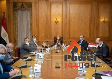 الإنتاج الحربي وشركة كويتية تناقشان خطة تركيب أعمدة الإنارة الذكية في مصر