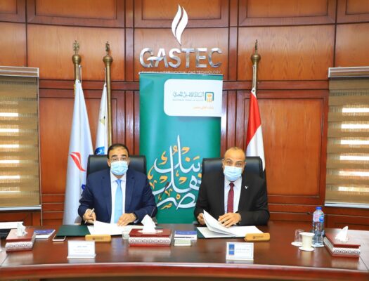 بالتعاون بين البنك الأهلى وشركة غازتك .. إطلاق خدمات السحب النقدى من محطات التموين بالغاز الطبيعى عبر ماكينات البيع الالكترونية