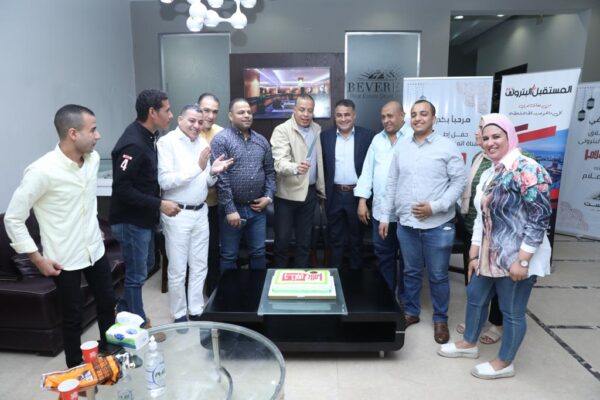 في أمسية رمضانية .. برنامج حكاوي علام يحتفل بالإطلاق الرسمي وسط جمع من الصحفيين ورجال الأعمال