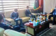 سفير الصين لدى ليبيا يبحث مع وزير النفط عودة الشركات الصينية لمشاريع البترول والطاقة المتجددة