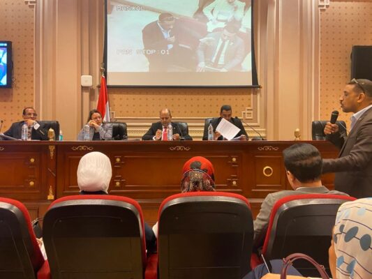 صور خاصة .. اجتماع لجنة الطاقة والبيئة الان