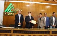 رئيس نقابة المهندسين يكرم محمد فتحي مهندس اول صيانة اجهزة وتحكم محطة كهرباء عتاقة البخارية