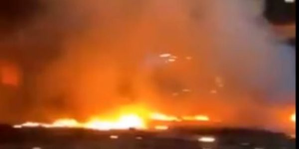 اندلاع حريق بعد انفجار حاوية بميناء جبل علي بـ دبي