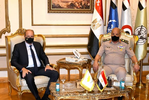 وزير الدفاع والإنتاج الحربي يلتقى نظيره القبرصي خلال زيارته الرسمية لمصر