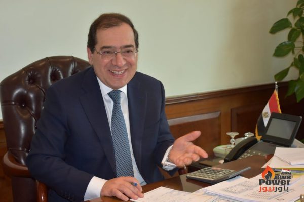 الملا : الإسراع بأعمال توصيل الغاز الطبيعى بمبادرة حياة كريمة وفقا للتوجيهات الرئاسية