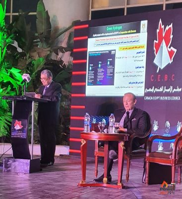 شاكر أمام مجلس الأعمال المصرى الكندى : تعريفة شحن السيارات الكهربائية ستعلن غدا ومقابل دمج الطاقات المتجددة بالشبكة خلال العام
