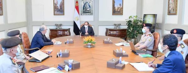 الرئيس السيسي يتابع عرض الموقف التنفيذي للشركة المصرية للتعدين وإدارة واستخدام المحاجر والملاحات