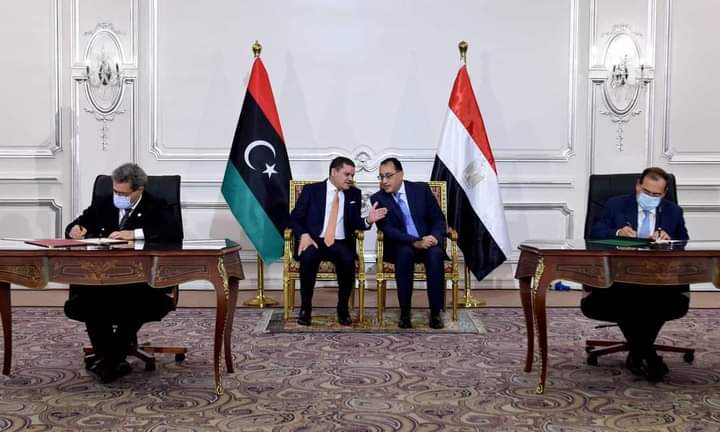 الملا يوقع مع نظيره الليبي مذكرة تفاهم للتعاون في مجالات البترول والغاز 