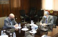 وزير الكهرباء يتابع مستجدات الربط الكهربائى مع السفير القبرصي