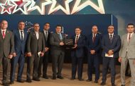عاجل .. الدكتور امجد الوكيل يتسلم جائزة المركز الاول للتميز الحكومى لفريق الاشراف على محطة الضبعة النووية