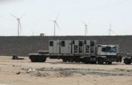 باشراف عبدالناصر وصبحى ..طواقم منطقة القناة تبدأ اصلاح التلفيات بمحطة محولات جبل الزيت