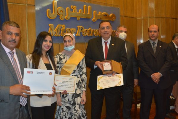 مصر للبترول تقيم حفلا لتكريم ابناء العاملين المتفوقين بمراحل التعليم المختلفة