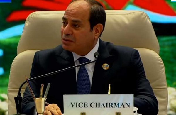السيسي: مصر تسعى لنقل خبراتها في الطاقة والنقل بين دول 