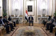 رئيس الوزراء في لقاءه بعميد ‎مجلس المديرين التنفيذيين بالبنك الدولي : مصر تدرس التوسع الإقليمي في الربط الكهربائي والغاز