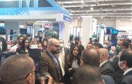 لقطة .. وزير النقل يزور جناح السويدى اليكتريك فى ختام معرض النقل الذكى