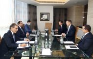 على هامش مشاركته بمؤتمر أديبك 2021 :  الملا يبحث مع رئيس شركة بى بى البريطانية دعم وتعزيز التعاون المشرك في صناعة البترول والغاز
