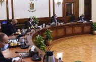 رئيس الوزراء يتابع جهود توطين وتعميق الصناعة الوطنية مع شاكر وعدد من الوزراء