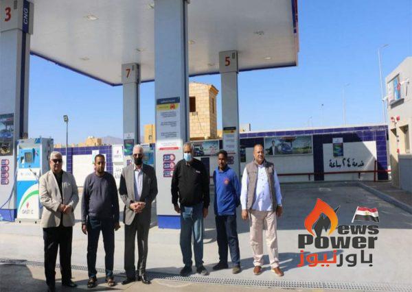 محافظ جنوب سيناء: تم الانتهاء من إنشاء عدد 5 محطات تموين السيارات بالغاز الطبيعى والشحن بالكهرباء بمدينة شرم الشيخ