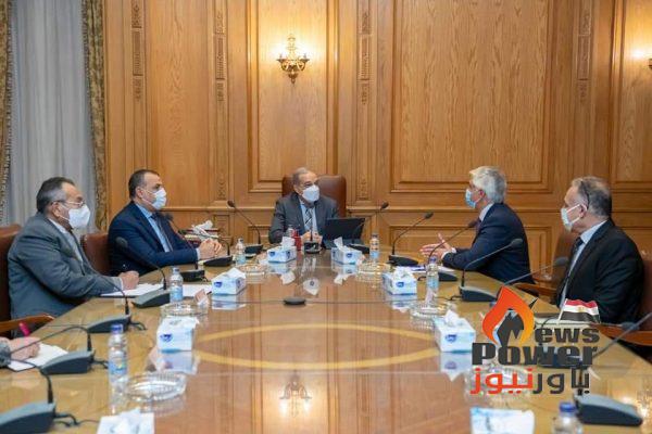 وزير الدولة للإنتاج الحربى يبحث تعزيز التعاون المشترك مع رئيس شركة IPIC  المواسير