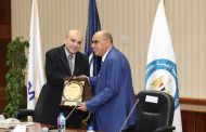 ايبروم تكرم المهندس امجد الاحمدي رئيس مجلس الإدارة السابق