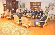 محافظ أسيوط يلتقي وفد وزارة البترول لبحث سبل التعاون ودعم المشروعات البترولية بالمحافظة وتفعيل المشاركة المجتمعية