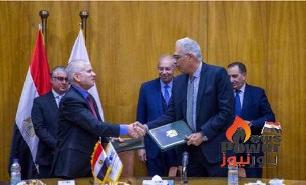 باستثمارات 2,6 مليار دولار .. توقيع عقد إنشاء مجمع “العالمية للميثانول” في المنطقة الاقتصادية لقناة السويس