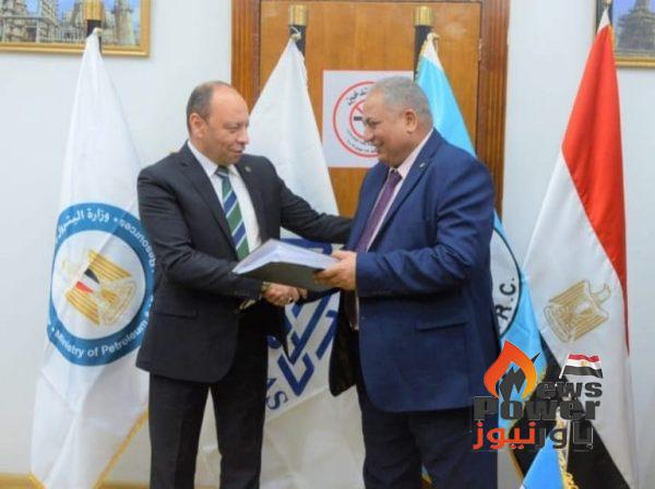 العامرية للبترول وغاز مصر يوقعان اتفاقية تعاون ودعم فنى بقيمة 100 مليون جنيه