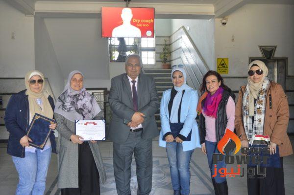 مبروك عامر يكرم فريق نظم الجودة بالعامرية iso 9001