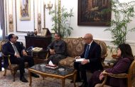 رئيس الوزراء يلتقى المستثمر الإماراتى محمد العبار لبحث فرص التوسع فى الاستثمارات بمصر