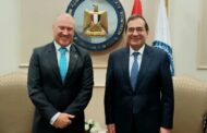 السفير الأسترالي في لقائه بالملا : الشركات الأسترالية تبدى اهتماماً كبيراً بالتعاون المشترك وتبادل الخبرات مع قطاع البترول المصرى فى مجال الغاز المسال