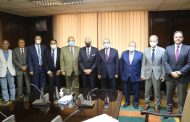 شاكر يستقبل محافظ جنوب سيناء لبحث الخطوات والاجراءات المتصلة بالتنظيم داخل مدينة شرم الشيخ السياحية خلال فاعليات المؤتمر بحضور عدد من المستثمرين في الطاقات المتجددة