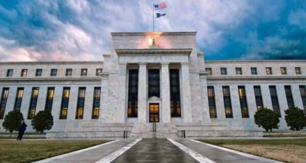 عاجل .. الاحتياطي الفيدرالي يرفع الفائدة 0.5% لكبح التضخم