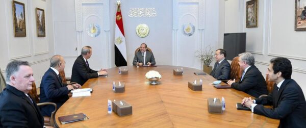 الرئيس السيسى يستقبل رئيس شركة شيفرون العالمية