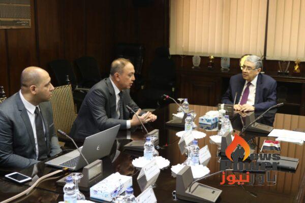 شاكر يستقبل كلا من الرئيس التنفيذى لشركة الفنار السعودية للطاقة والمدير الاقليمى لشركة الفنار العالمية للتطوير والوفد المرافق لهما ، وذلك لبحث سبل دعم وتعزيز التعاون المستقبلى