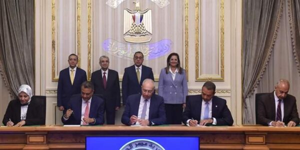 مدبولى يشهد توقيع مذكرة تفاهم لإقامة مصنع الهيدروجين الاخضر مع شركة رنيو باور برايفت الهندسة باستثمارات 8 مليارات دولار