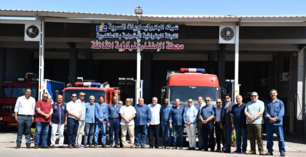 قيادات البتروكيماويات المصرية تشارك العاملين أول أيام عيد الاضحي المبارك وتحتفل مع الأطفال الأيتام بالمنطقة المجاورة