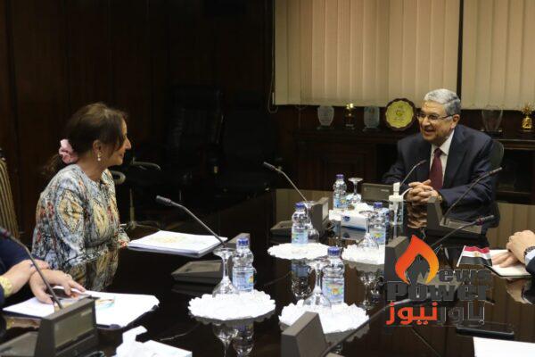وزير الكهرباء والطاقة المتجددة يستقبل رئيسة مؤتمر الأطراف COP 21