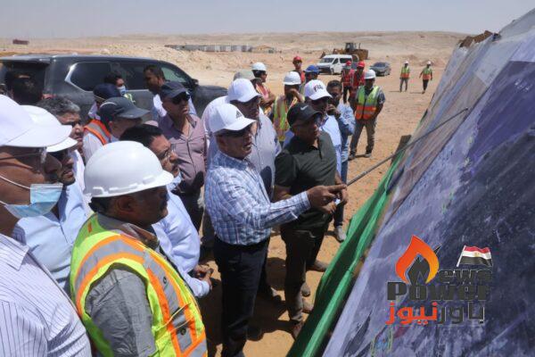 وزير النقل يتابع أعمال تنفيذ الخط الأول من مشروع شبكة القطار الكهربائي السريع في المسافة من حلوان حتى العاصمة الإدارية الجديدة بطول حوالي ٥٢ كم