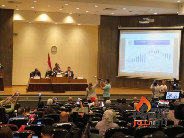 وزير المالية : صادراتنا البترولية حققت ١٣ مليار دولار بفائض ٤ مليارات دولار خلال الفترة من يوليو إلى مارس من العام المالي الماضي