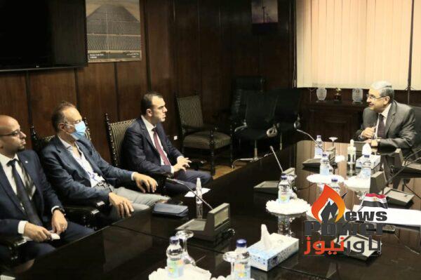 شاكر يستقبل رئيس مجلس إدارة شركة k&k الاماراتية وذلك لبحث سبل دعم وتعزيز التعاون وزيادة فرص الإستثمار على ارض مصر في مجال الهيدروجين والامونيا الخضراء