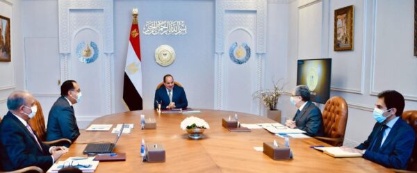الرئيس يبحث مع مدبولى وشاكر وكمال توفير مصادر طاقة شمسية   لشركة مصر للالومنيوم