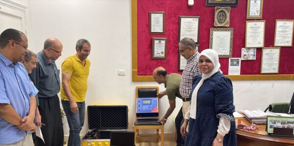 تطوير شامل لمعدات مركز أبحاث الجهد الفائق بتعليمات من دسوقى والدستاوى و جهاز جديد لاختبار قياس الدقة لمحولات قياس التيار