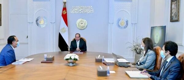 الرئيس السيسي يتابع مع مدبولي والسعيد تطور المؤشرات الاقتصادية