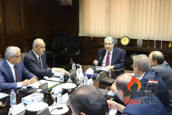 وزير الكهرباء يتابع مؤشرات الأداء بنطاق عمل شركة مصر العليا لتوزيع الكهرباء