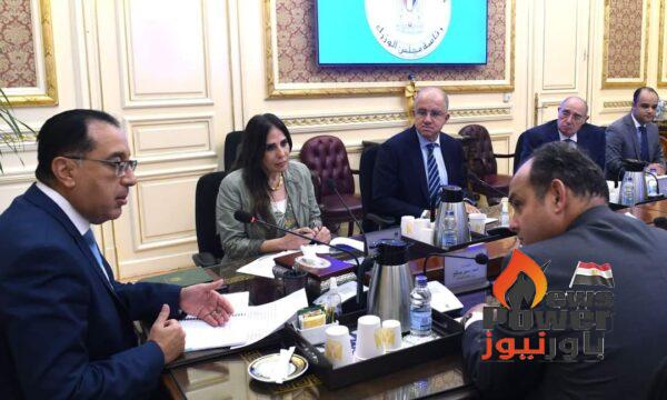 رئيس الوزراء يلتقي رئيس اتحاد الصناعات ومسئول الصناعات الهندسية بالاتحاد